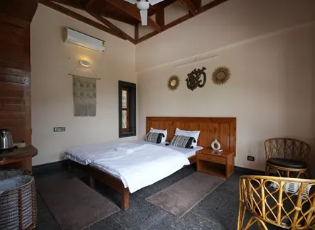 Private accommodation with modern amenities at Abhayaranya Rishikesh Well-Furnished Private Room – Abhayaranya Ashram Stay in Rishikesh