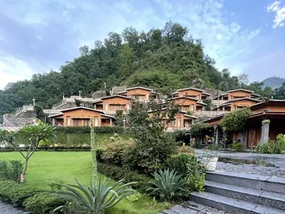 Accommodation in India at Yoga School Rishikesh Yogpeeth Rishikesh Yogpeeth offers private & twin-shared rooms for those interested in studying yoga in India.