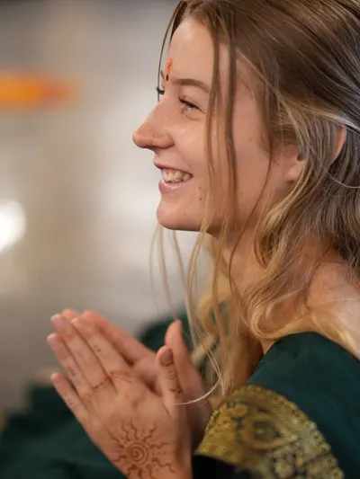 Rishikesh Retreats for Relaxation, Yoga, and Spiritual Healing Tranquil retreat in Rishikesh with yoga sessions, meditation spaces, and Ganges River views
